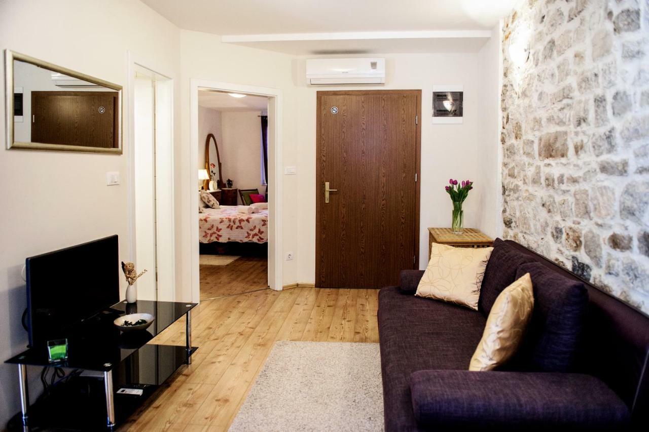 Apartment Peristil Cardo Spalato Esterno foto