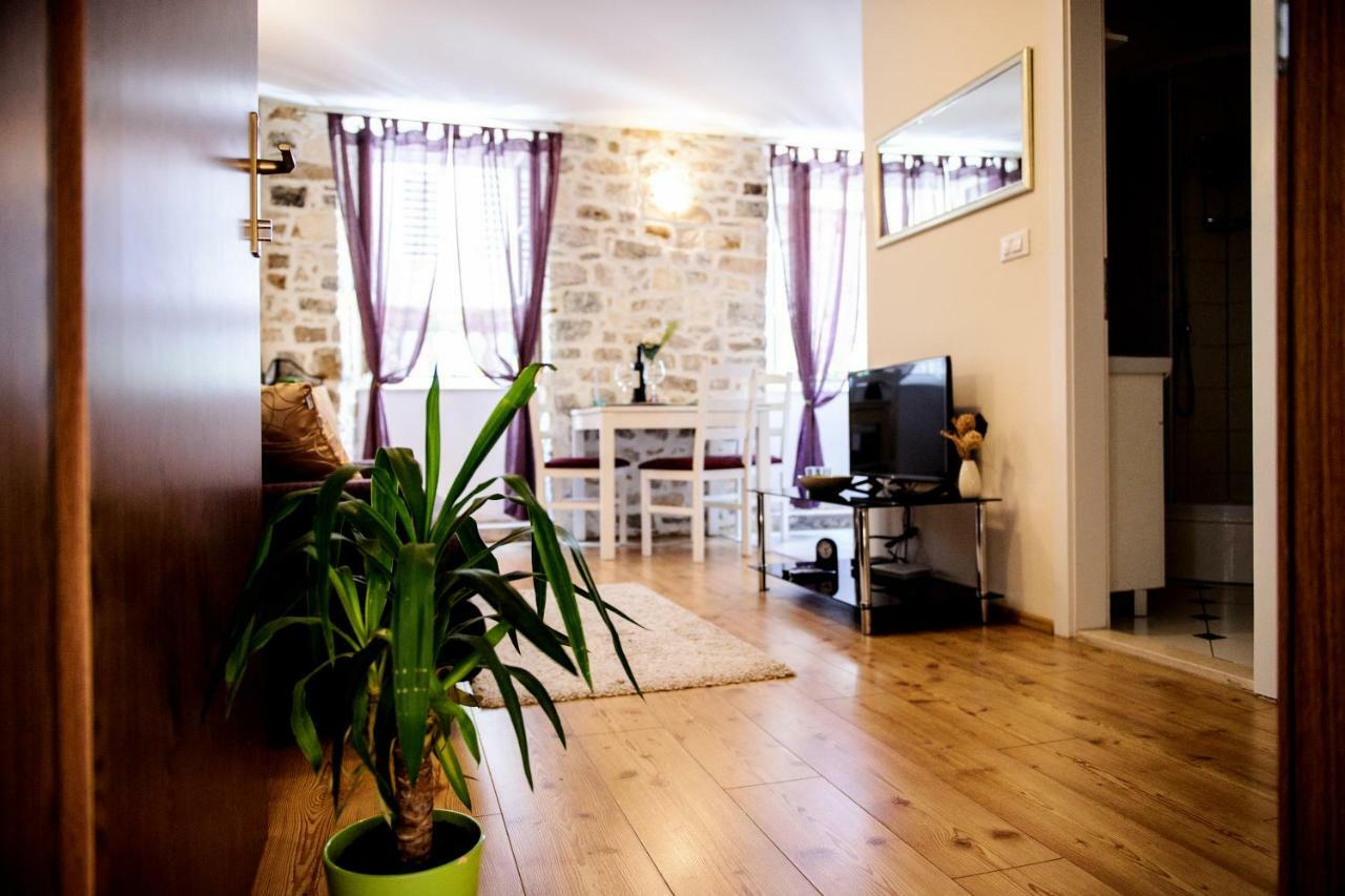 Apartment Peristil Cardo Spalato Esterno foto